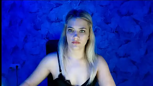 Snapshot of nika_gold1 chatting on October 13, 5:46 pm nika gold1 online show from October 13, 5:46 pm