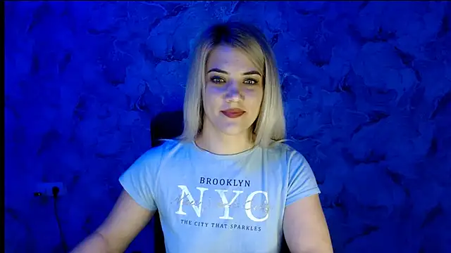 Snapshot of nika_gold1 chatting on November 6, 9:05 pm nika gold1 online show from November 6, 9:05 pm