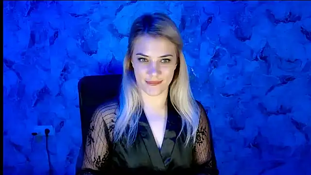 Snapshot of nika_gold1 chatting on November 15, 12:56 pm nika gold1 online show from November 15, 12:56 pm