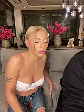 Snapshot of SexOnMyLvL chatting on January 4, 9:52 pm SexOnMyLvL online show from January 4, 9:52 pm