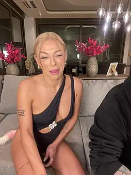 Snapshot of SexOnMyLvL chatting on January 6, 9:54 pm SexOnMyLvL online show from January 6, 9:54 pm