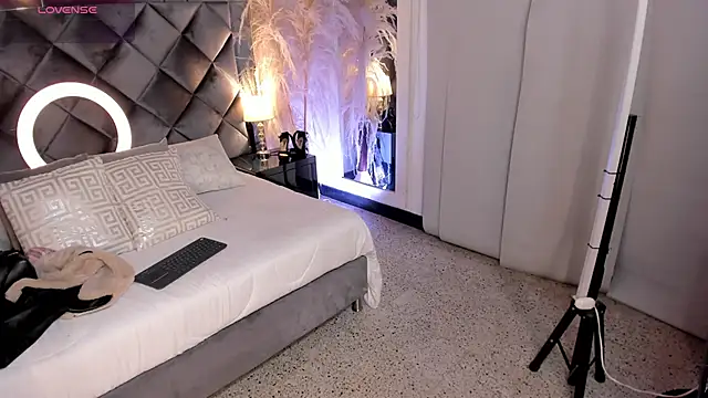 sofhiaa adaams online show from October 23, 10:08 pm