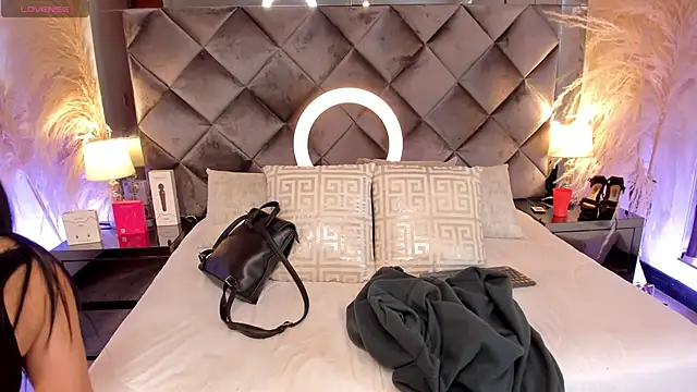 sofhiaa adaams online show from October 26, 3:07 pm