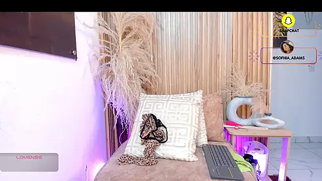 sofhiaa adaams online show from February 14, 11:12 pm