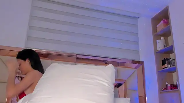 Snapshot of violetta-brown1 chatting on January 24, 3:22 am violetta-brown1 online show from January 24, 3:22 am