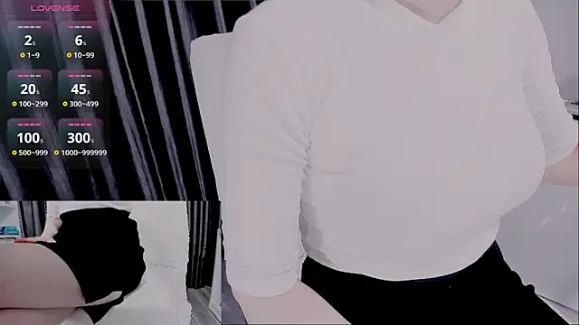 Snapshot of ella_zz chatting on January 23, 12:09 pm ella zz online show from January 23, 12:09 pm