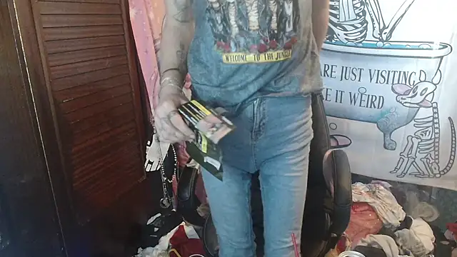 Snapshot of Ombeline1 chatting on March 2, 2:24 pm Ombeline1 online show from March 2, 2:24 pm