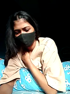 Snapshot of Triha_18 chatting on February 7, 10:08 am Triha 18 online show from February 7, 10:08 am