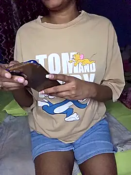 Snapshot of Triha_18 chatting on November 19, 1:44 pm Triha 18 online show from November 19, 1:44 pm