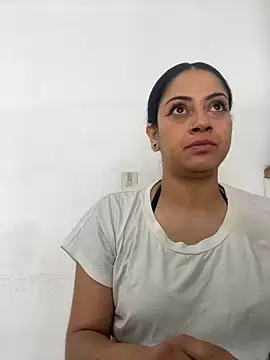 Snapshot of Juana19 chatting on October 18, 4:30 pm Juana19 online show from October 18, 4:30 pm