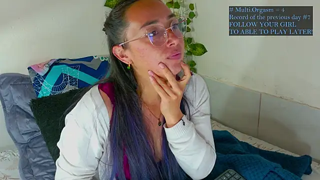 Snapshot of Hot_Candy_ chatting on July 7, 6:47 am Hot Candy online show from July 7, 6:47 am