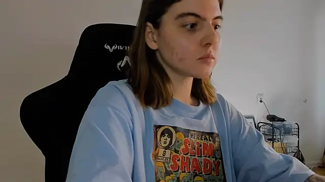 Snapshot of emmamurrr chatting on December 13, 11:55 am emmamurrr online show from December 13, 11:55 am