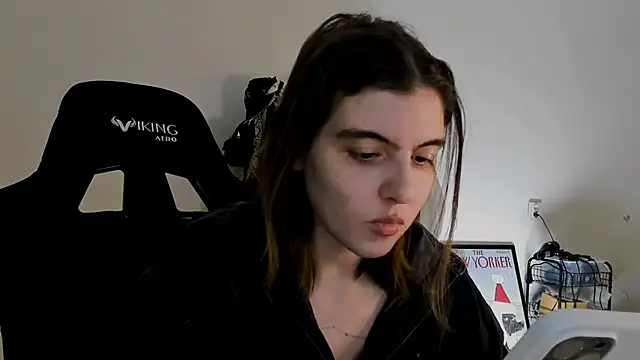 Snapshot of emmamurrr chatting on December 20, 7:28 pm emmamurrr online show from December 20, 7:28 pm