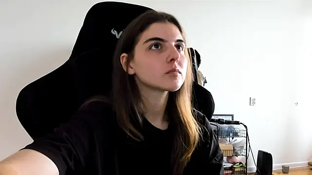 Snapshot of emmamurrr chatting on September 13, 9:53 am emmamurrr online show from September 13, 9:53 am