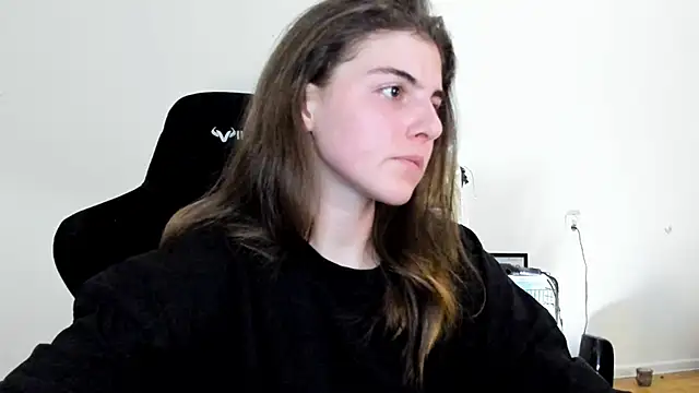 Snapshot of emmamurrr chatting on September 14, 7:57 pm emmamurrr online show from September 14, 7:57 pm