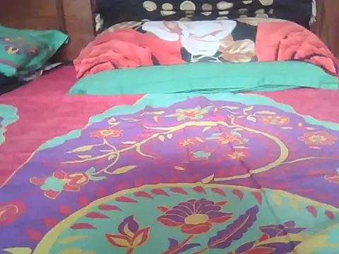 Snapshot of Nuttysub chatting on October 17, 1:53 am Nuttysub online show from October 17, 1:53 am