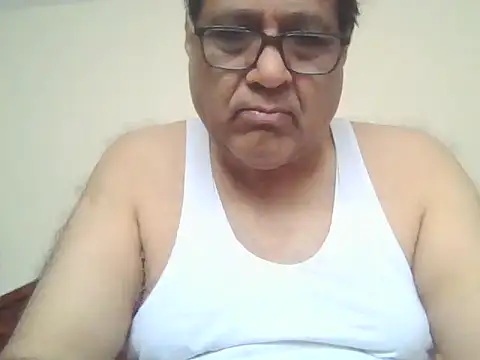 Snapshot of Nuttysub chatting on October 18, 1:52 am Nuttysub online show from October 18, 1:52 am