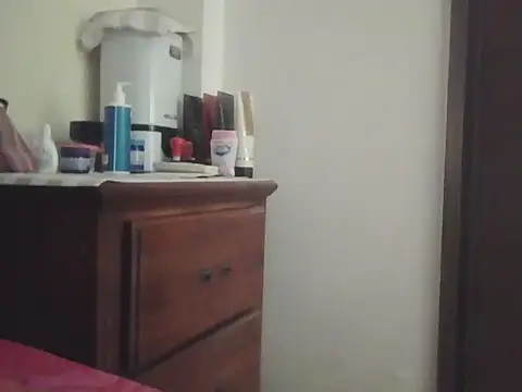 Snapshot of Nuttysub chatting on June 11, 2:33 am Nuttysub online show from June 11, 2:33 am