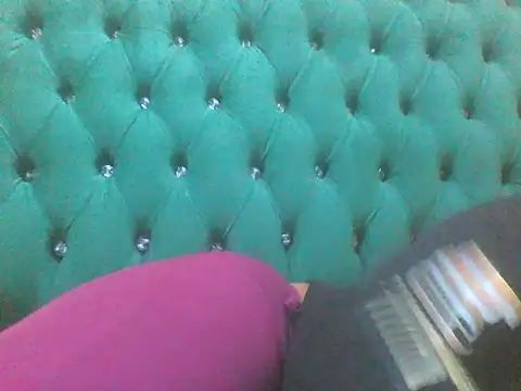 Snapshot of Sexy_Riri chatting on October 28, 9:28 pm Sexy Riri online show from October 28, 9:28 pm