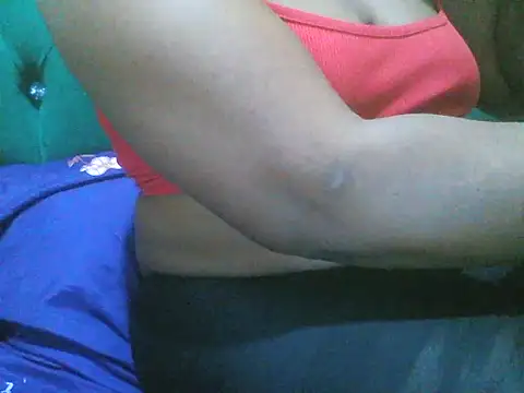 Snapshot of Sexy_Riri chatting on November 6, 4:13 am Sexy Riri online show from November 6, 4:13 am