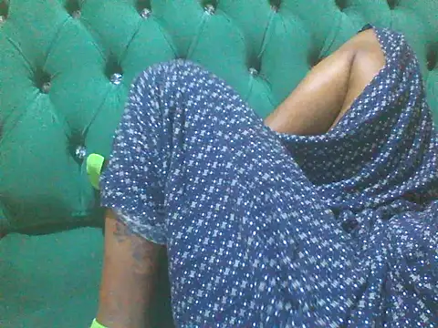 Snapshot of Sexy_Riri chatting on November 14, 8:29 pm Sexy Riri online show from November 14, 8:29 pm