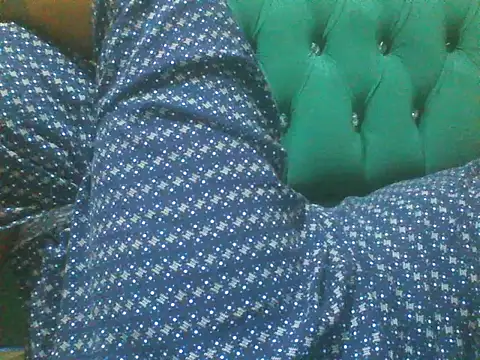 Snapshot of Sexy_Riri chatting on November 15, 10:34 am Sexy Riri online show from November 15, 10:34 am