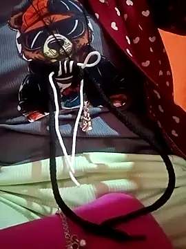 Snapshot of Mangla_Bhabhi chatting on December 28, 7:11 am Mangla Bhabhi online show from December 28, 7:11 am