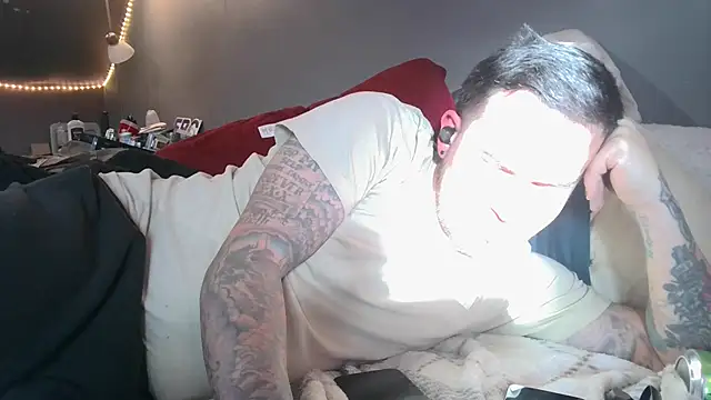 Snapshot of bigcocktat2dude603 chatting on January 16, 7:31 pm bigcocktat2dude603 online show from January 16, 7:31 pm