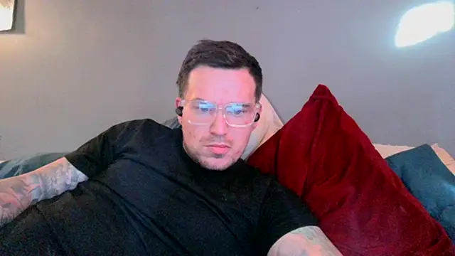 Snapshot of bigcocktat2dude603 chatting on January 21, 8:21 pm bigcocktat2dude603 online show from January 21, 8:21 pm