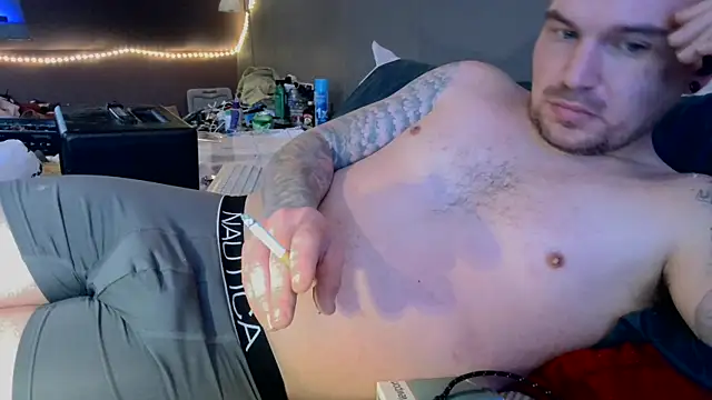 Snapshot of bigcocktat2dude603 chatting on February 27, 6:09 pm bigcocktat2dude603 online show from February 27, 6:09 pm