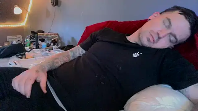 Snapshot of bigcocktat2dude603 chatting on March 9, 12:42 pm bigcocktat2dude603 online show from March 9, 12:42 pm