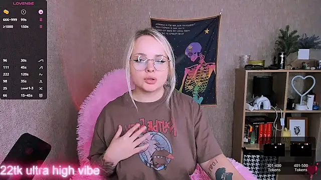 Snapshot of flower_sarah_ chatting on February 2, 8:08 pm flower sarah online show from February 2, 8:08 pm