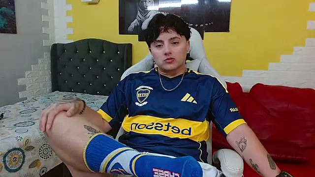 isabeautyx19 online show from March 22, 2:15 am