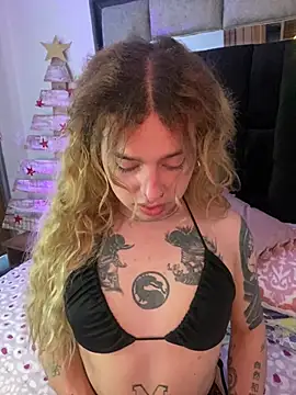 Snapshot of Bonnie_vega chatting on December 12, 7:37 pm Bonnie vega online show from December 12, 7:37 pm