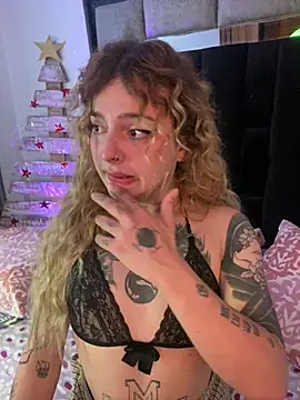Snapshot of Bonnie_vega chatting on December 13, 7:43 pm Bonnie vega online show from December 13, 7:43 pm