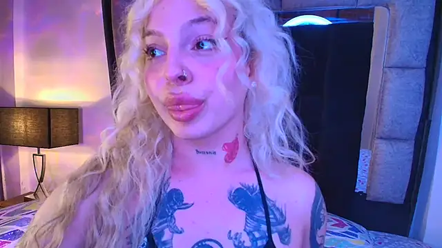 Snapshot of Bonnie_vega chatting on February 8, 12:17 am Bonnie vega online show from February 8, 12:17 am