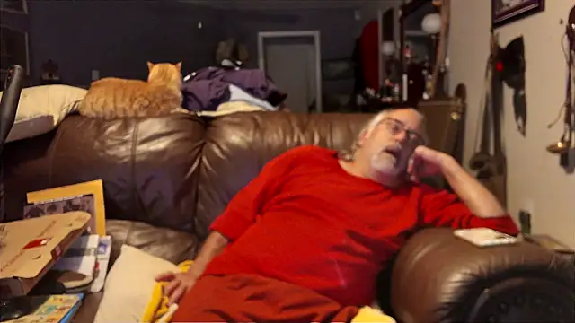 Snapshot of PincheDave4u chatting on December 24, 9:55 pm PincheDave4u online show from December 24, 9:55 pm