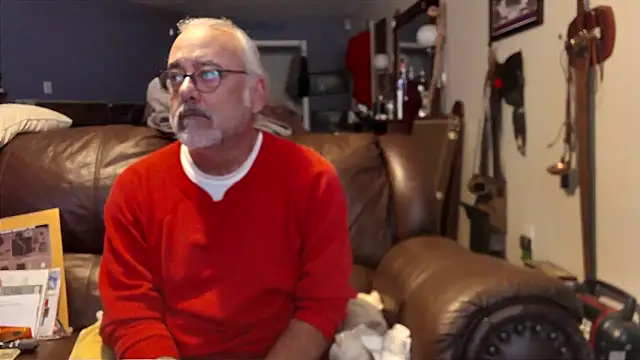 Snapshot of PincheDave4u chatting on December 28, 6:50 pm PincheDave4u online show from December 28, 6:50 pm