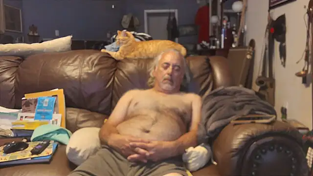 Snapshot of PincheDave4u chatting on January 5, 2:30 pm PincheDave4u online show from January 5, 2:30 pm