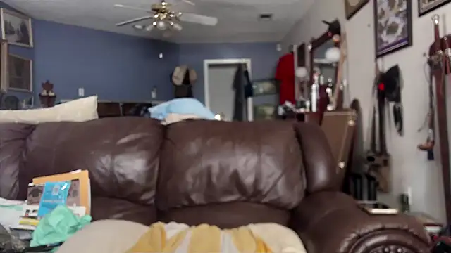 Snapshot of PincheDave4u chatting on January 7, 7:28 pm PincheDave4u online show from January 7, 7:28 pm