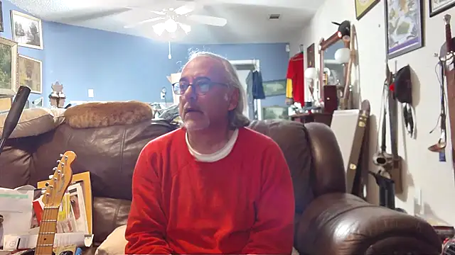 Snapshot of PincheDave4u chatting on January 18, 10:49 am PincheDave4u online show from January 18, 10:49 am