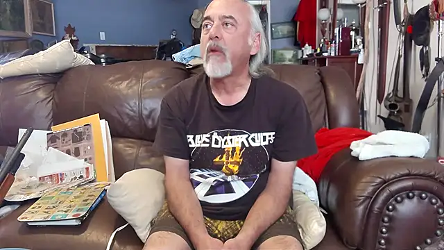 Snapshot of PincheDave4u chatting on January 31, 7:51 pm PincheDave4u online show from January 31, 7:51 pm