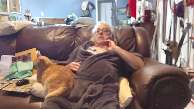 Snapshot of PincheDave4u chatting on February 5, 3:13 am PincheDave4u online show from February 5, 3:13 am