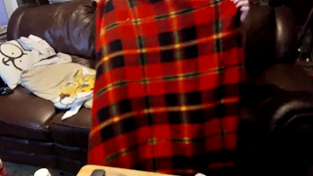 Snapshot of PincheDave4u chatting on February 18, 12:26 am PincheDave4u online show from February 18, 12:26 am