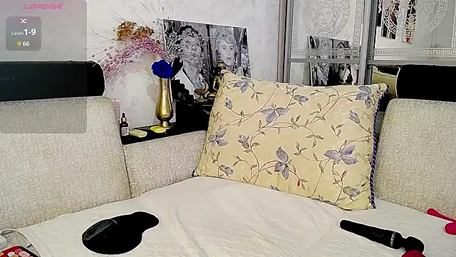 -Yourwoman- online show from February 1, 10:55 pm