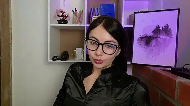 lalawhitte online show from May 13, 11:40 am