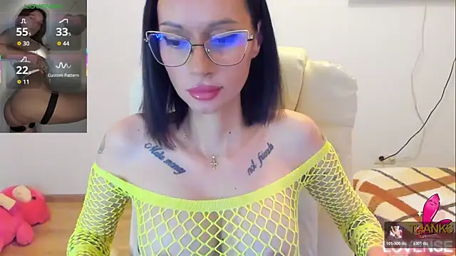 kissnicol32 online show from February 4, 4:46 pm