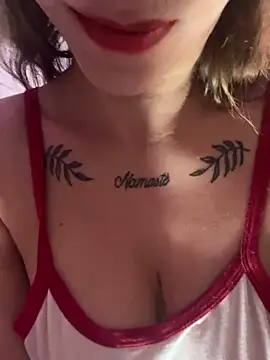 melisabunnny online show from February 23, 2:40 am