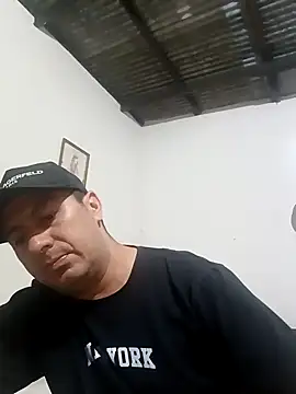 Snapshot of walwan85 chatting on November 16, 1:39 pm walwan85 online show from November 16, 1:39 pm