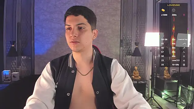 Snapshot of Brat_ chatting on November 9, 8:29 pm Brat online show from November 9, 8:29 pm